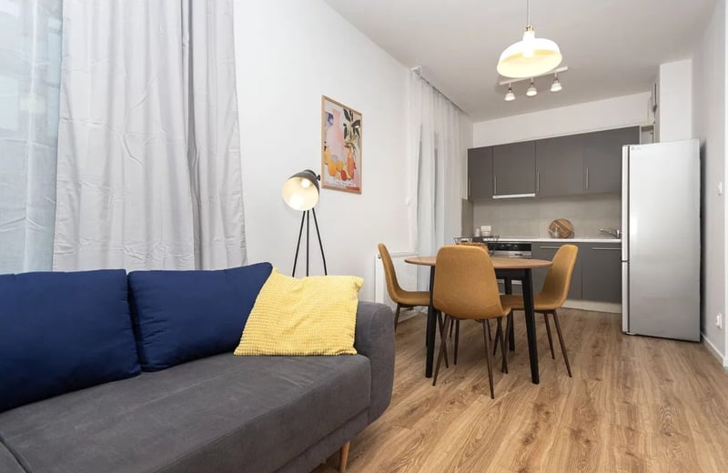Alquiler de un luminoso apartamento amueblado de 2 habitaciones, 39 m², Stare Miasto, Cracovia, Polonia